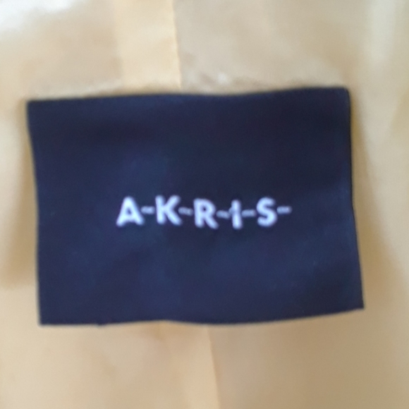 AKRIS..FLAW..FLAW..FLAW..SIZE 4..Cashmere/silk - Picture 2 of 8